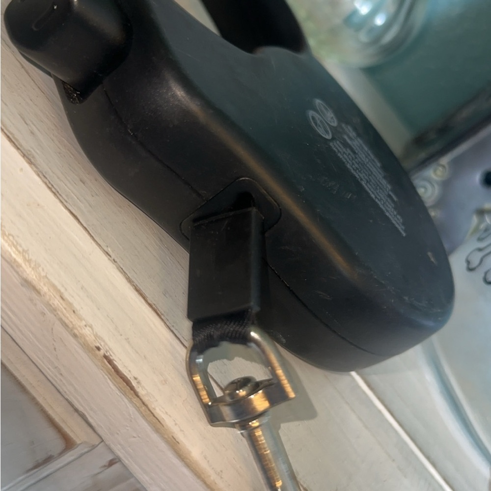 Black Retractable Dog Leash